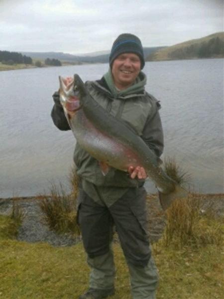 Richard Morris fishery record rainbow 20lb 1oz 13/4/13